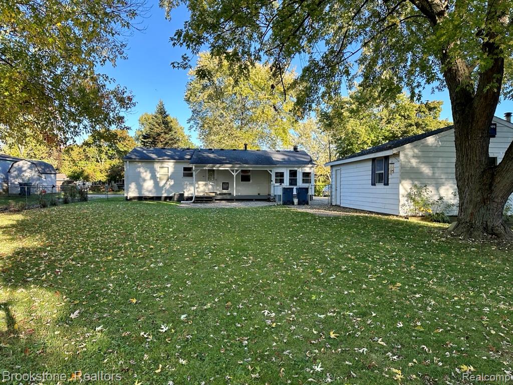 1426 Houston Drive, Swartz Creek, MI 48473 — Photo 6