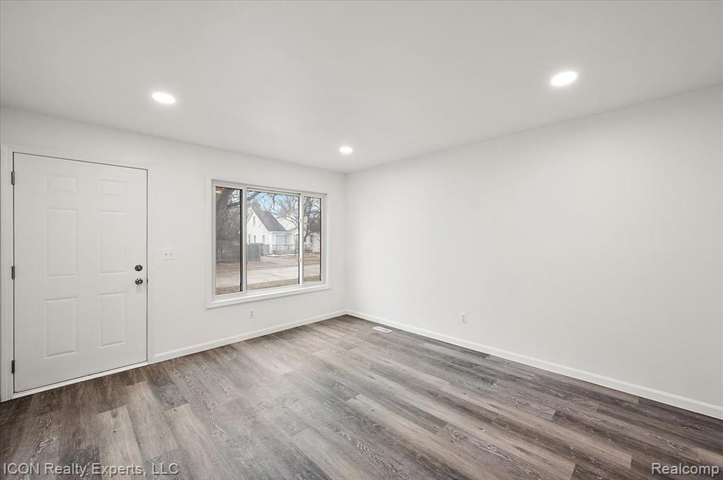 8104 Cloverdale Avenue, Ferndale, MI 48220 — Photo 15