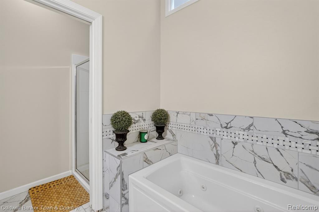5551 Woodruff Shore Drive, Brighton, MI 48116 — Photo 21