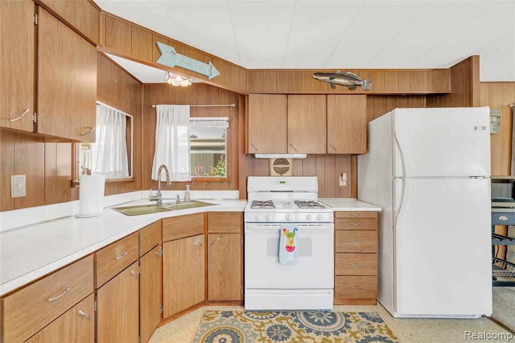 5203 Main Street, 160, Lexington, MI 48450 — Photo 6