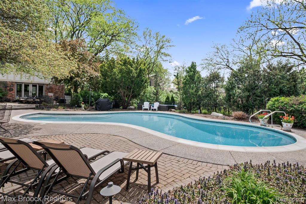 6280 Dakota Circle, Bloomfield Hills, MI 48301 — Photo 34