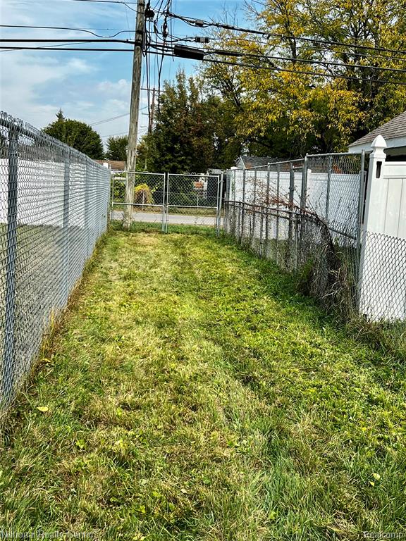 8015 Syracuse Street, Taylor, MI 48180 — Photo 37