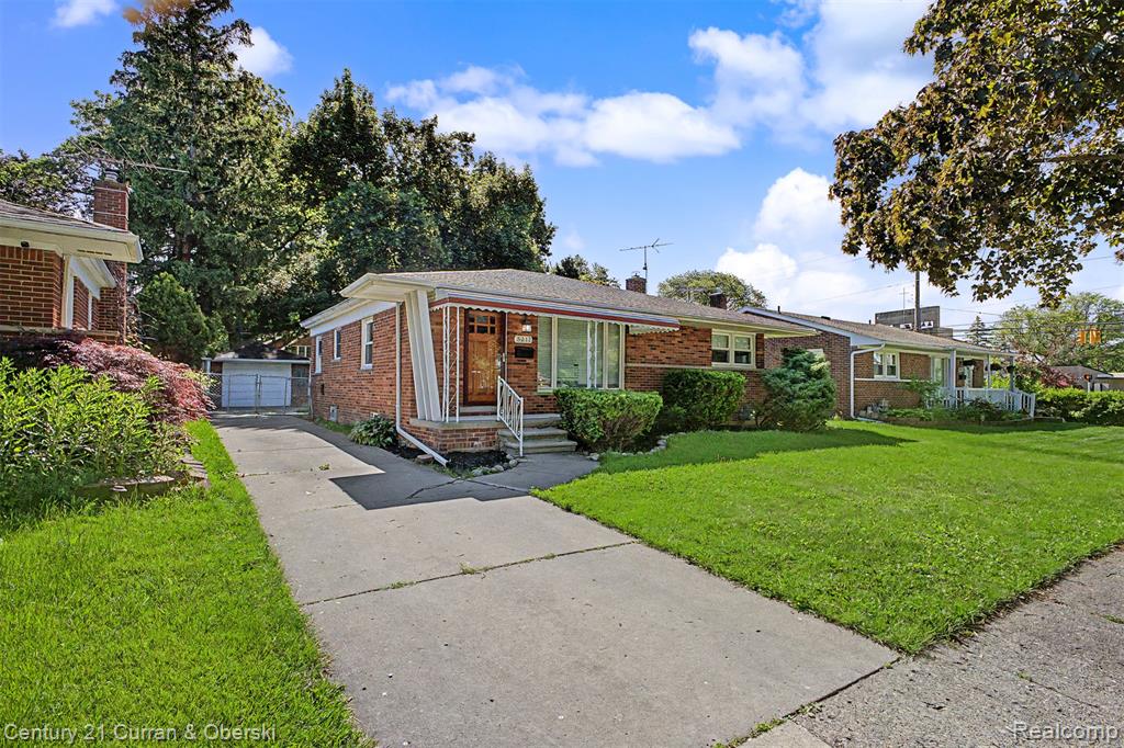 8212 GLENGARY Street, Dearborn Heights, MI 48127 — Photo 3