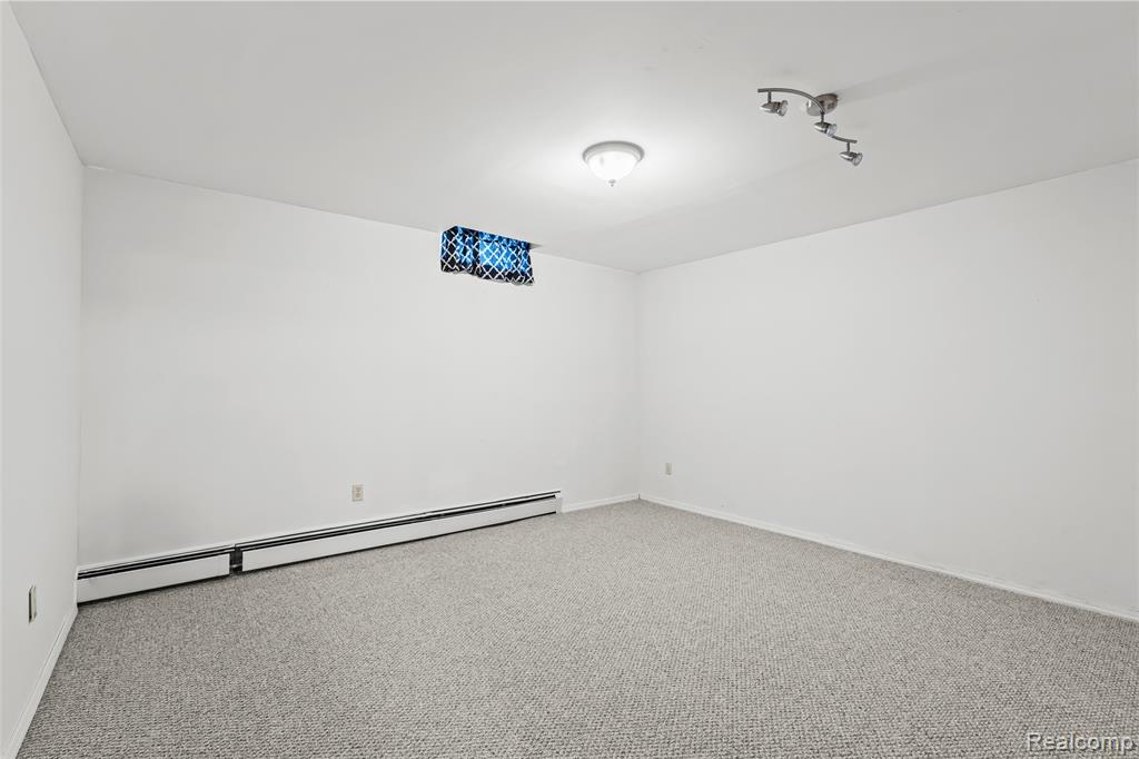 62072 Yorktown - Unit 4, South Lyon, MI 48178 — Photo 20
