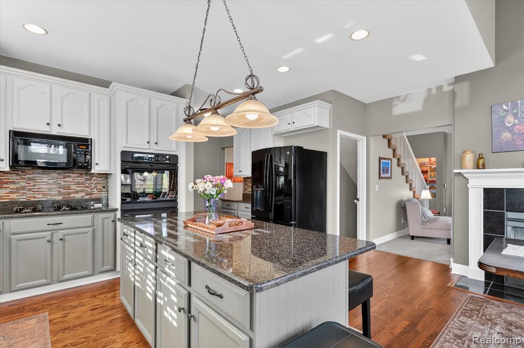 3226 Estate View Court, Commerce Twp, MI 48382 — Photo 20