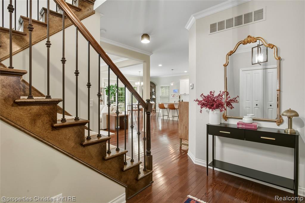 9024 Elmhurst Avenue, Plymouth, MI 48170 — Photo 6