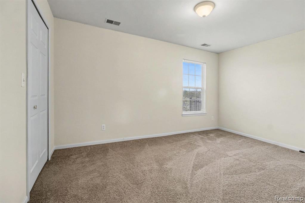 20006 Hidden Oaks Drive, Trenton, MI 48183 — Photo 13