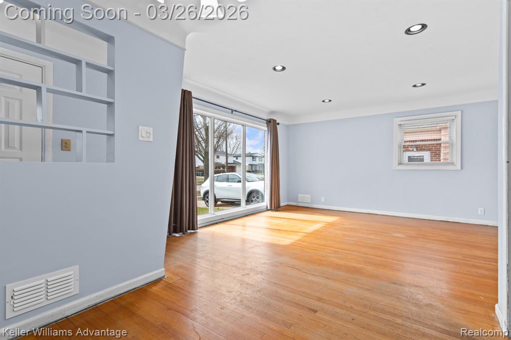14060 Elgin Street, Oak Park, MI 48237 — Photo 8