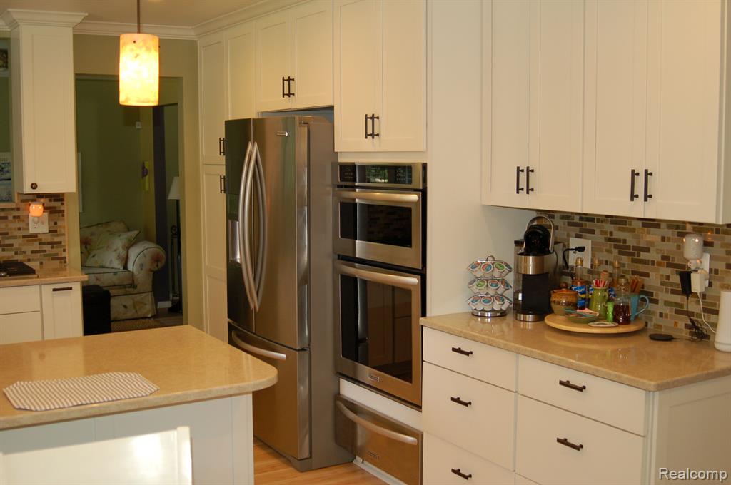 16911 WHITE HAVEN Drive, Northville, MI 48168 — Photo 8