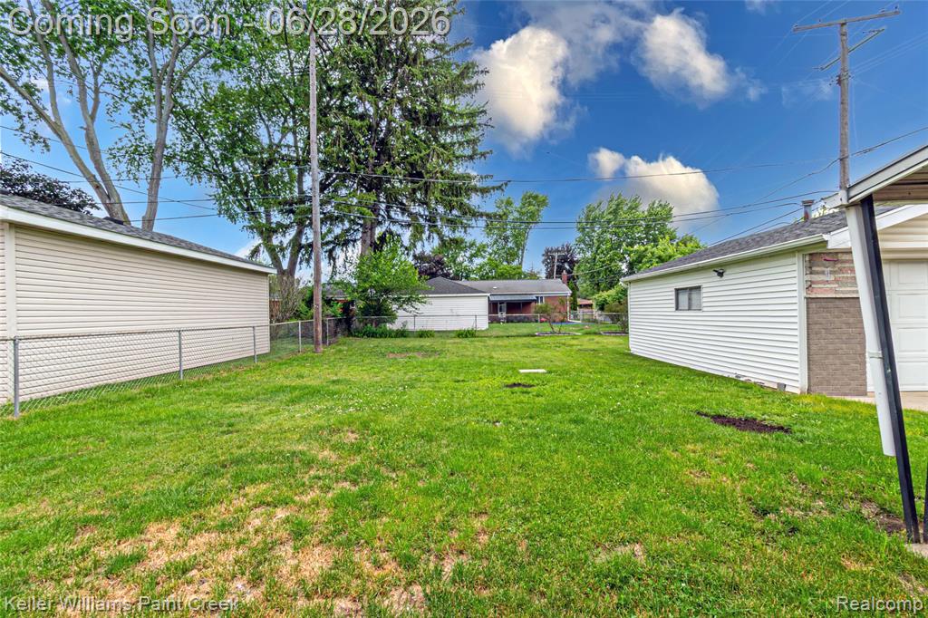9075 Headley Drive, Sterling Heights, MI 48314 — Photo 39