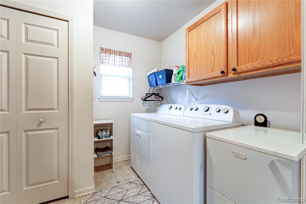 11126 Strathmore Court, Grand Blanc, MI 48439 — Photo 24