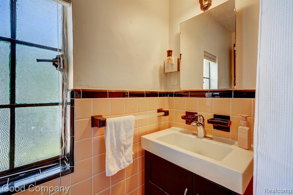 637 S CONNECTICUT Unit 5, Royal Oak, MI 48067 — Photo 13