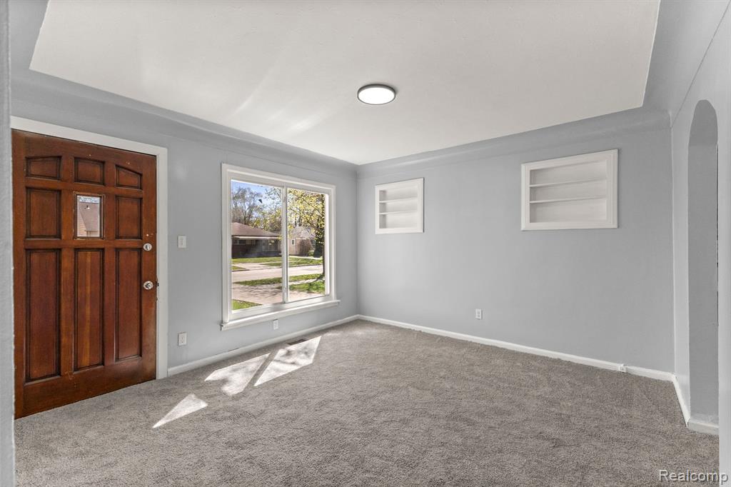 4924 ZIEGLER Street, Dearborn Heights, MI 48125 — Photo 4