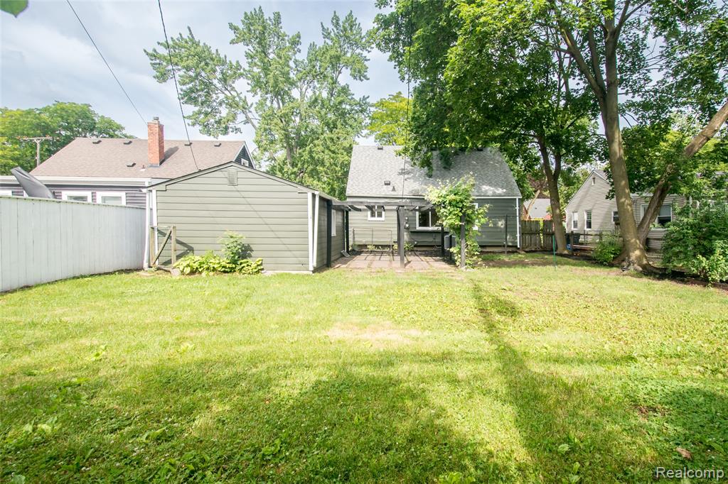 2330 Buckingham Avenue, Berkley, MI 48072 — Photo 9