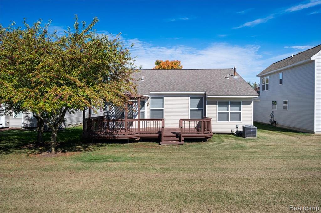 913 Rikki Ann Court, Wixom, MI 48393 — Photo 28