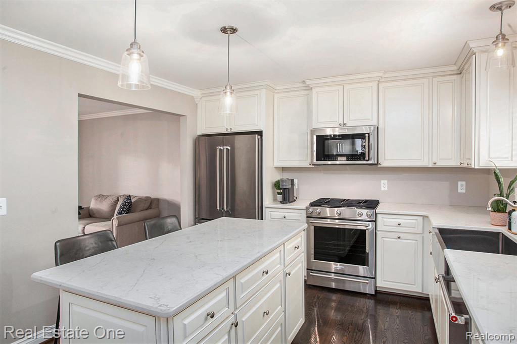 4238 Greensboro Drive, Troy, MI 48085 — Photo 5