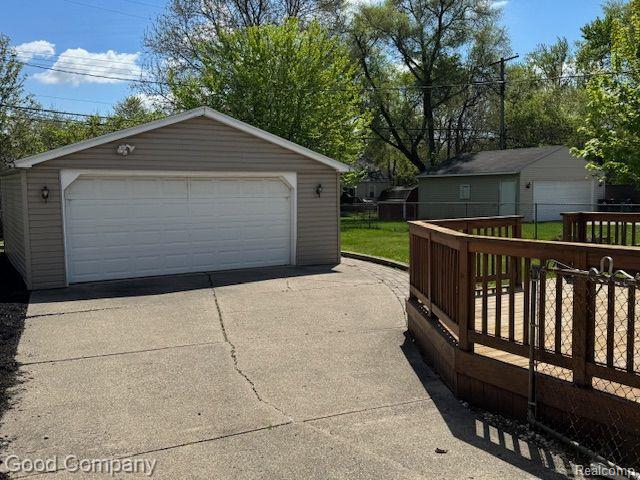 823 ETOWAH Avenue, Royal Oak, MI 48067 — Photo 21