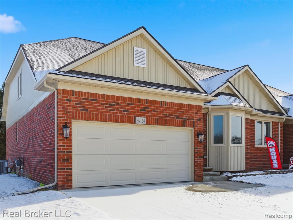 47124 Rosevillage Court, Shelby Twp, MI 48315 — Photo 3