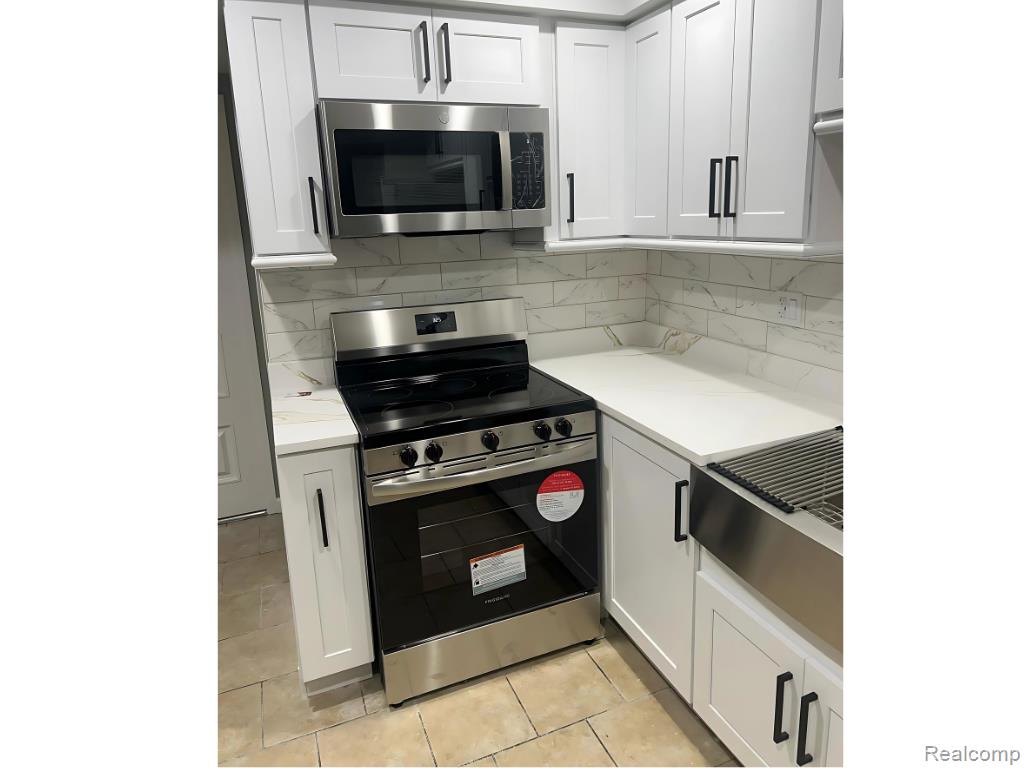 29600 CITY CENTER Drive, 4, Warren, MI 48093 — Photo 9