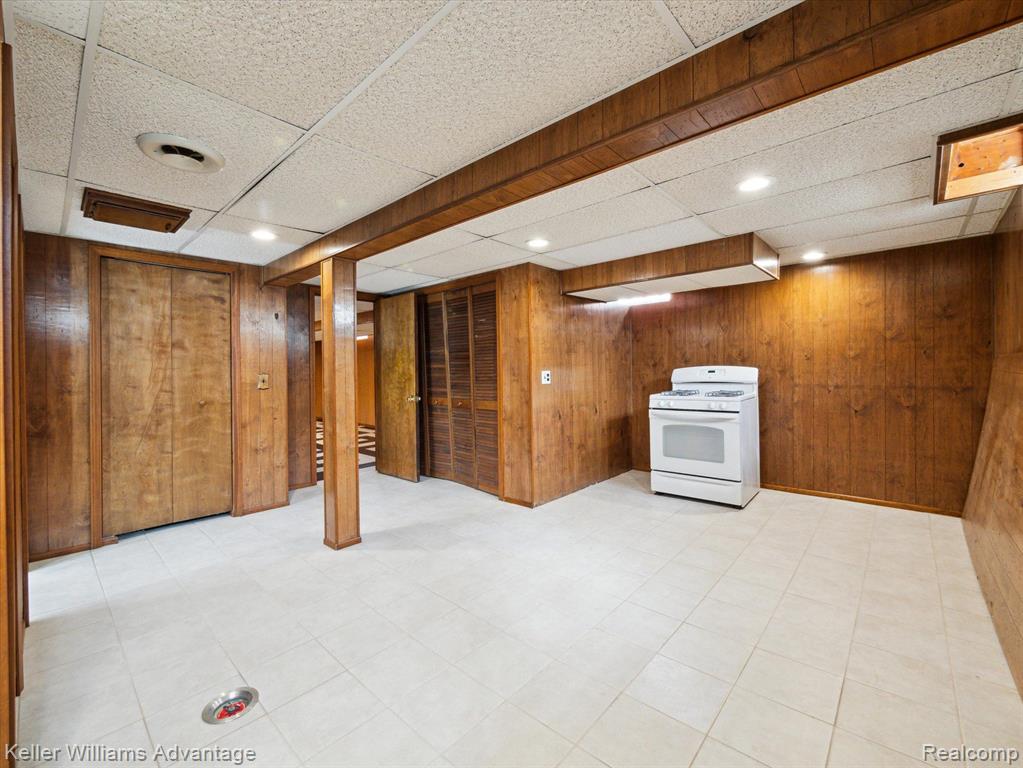4217 MCKINLEY Street, Dearborn Heights, MI 48125 — Photo 28