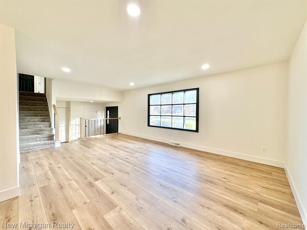 9080 SADDLE HORN Drive, Flushing, MI 48433 — Photo 8