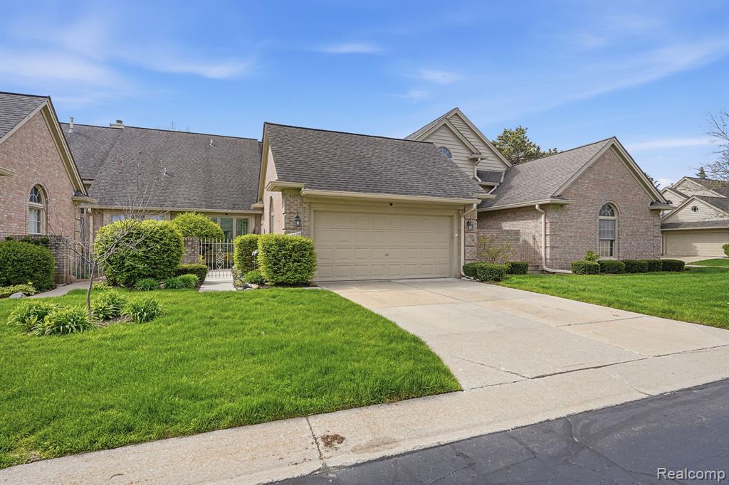 42626 Christina Drive, Sterling Heights, MI 48313 — Photo 65
