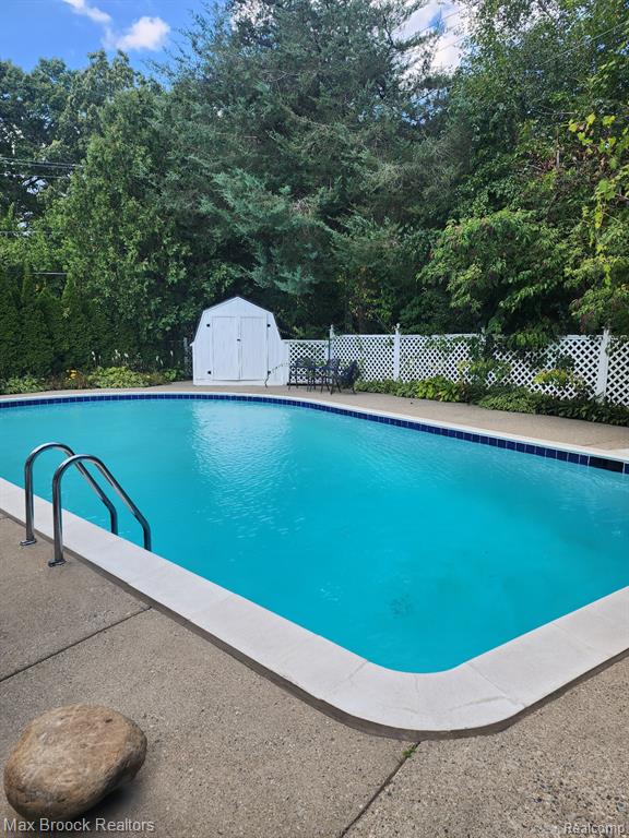692 Bennington Drive, Bloomfield Hills, MI 48304 — Photo 40