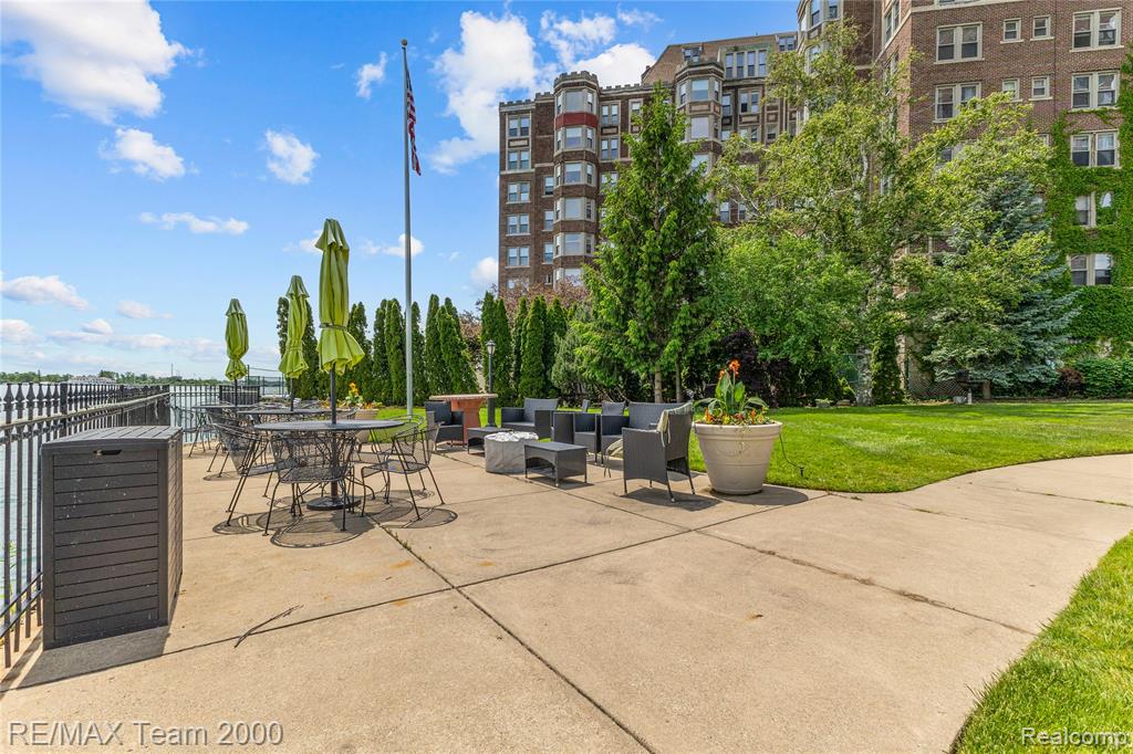 8120 E Jefferson Avenue, Detroit, MI 48214 — Photo 24
