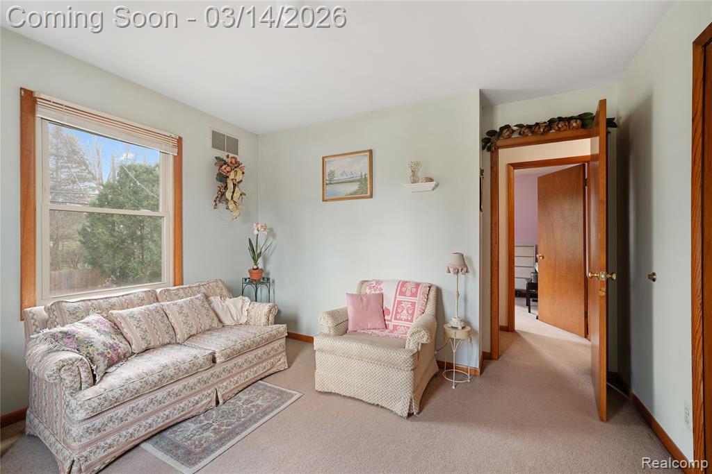 1684 Lombardy, Highland, MI 48356 — Photo 17