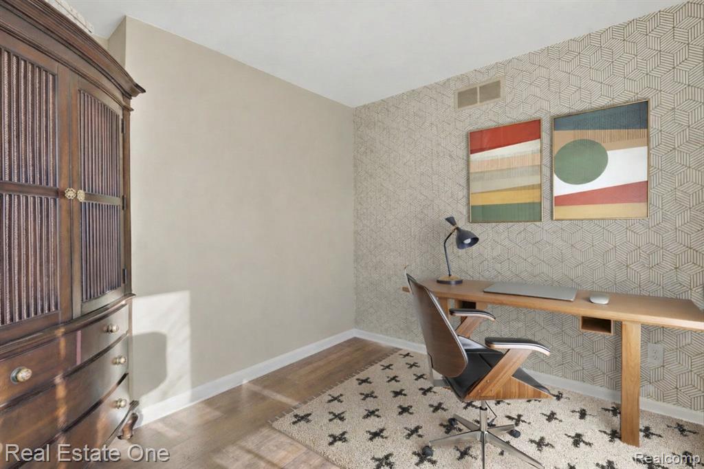564 Dorchester Way, Milford, MI 48381 — Photo 24