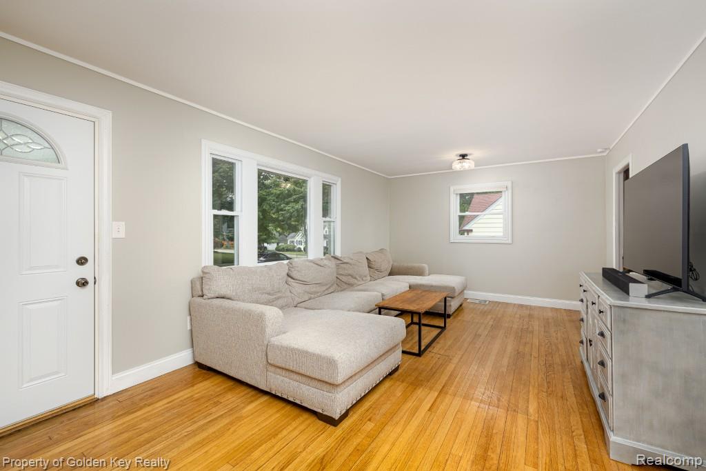 609 W Crane Street, Howell, MI 48843 — Photo 4
