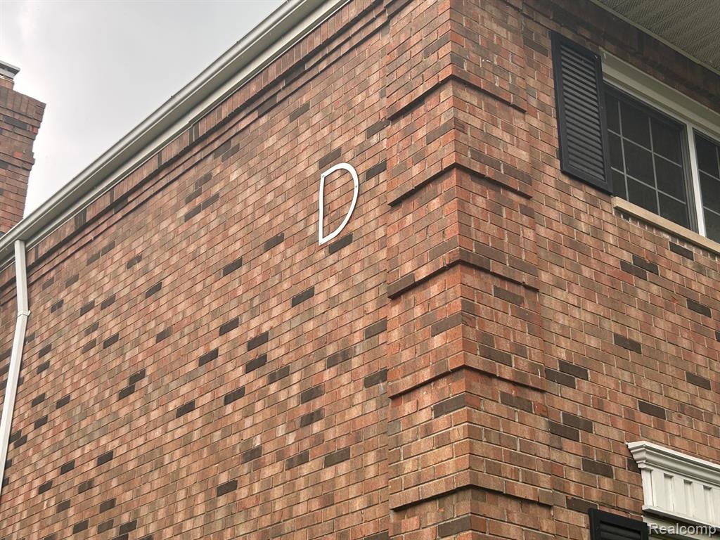 595 E FOX HILLS Drive, Bloomfield Hills, MI 48304 — Photo 21