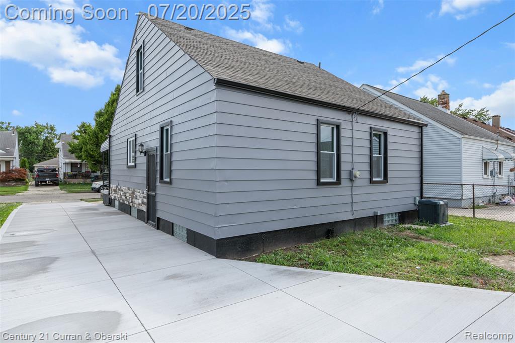 438 Mayflower Avenue, Lincoln Park, MI 48146 — Photo 30