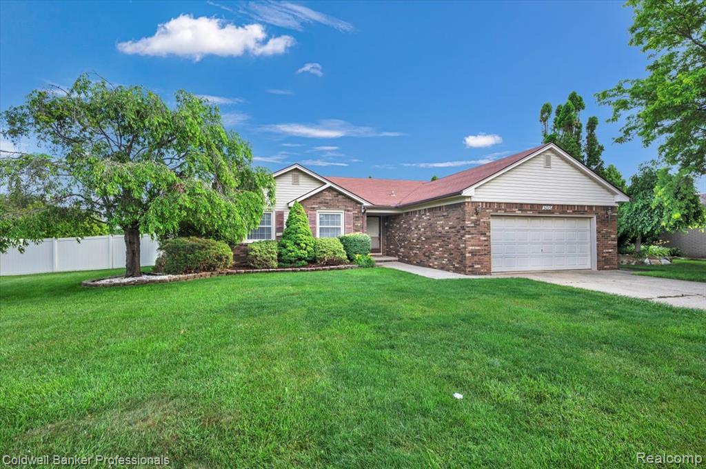 5015 Fox Hill Drive, Sterling Heights, MI 48310 — Photo 28