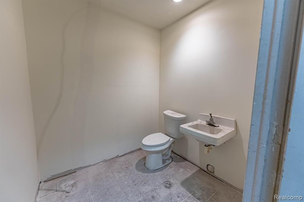 43734 Schoenherr, Sterling Heights, MI 48313 — Photo 18