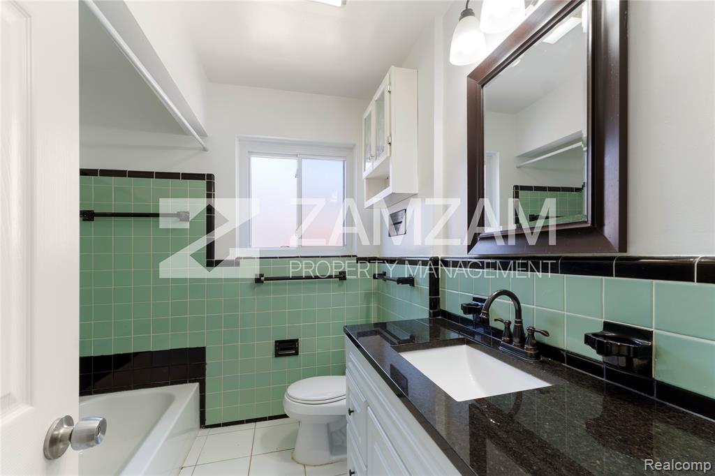 6869 Buhr Street, Hamtramck, MI 48212 — Photo 9