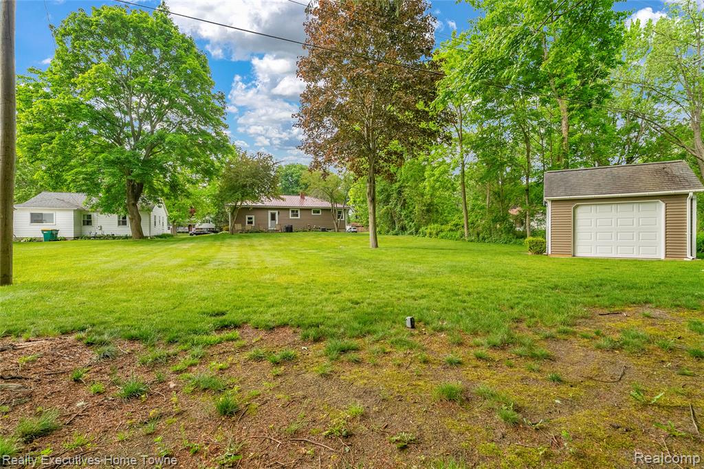 2640 Huckleberry Lane, Port Huron, MI 48060 — Photo 41