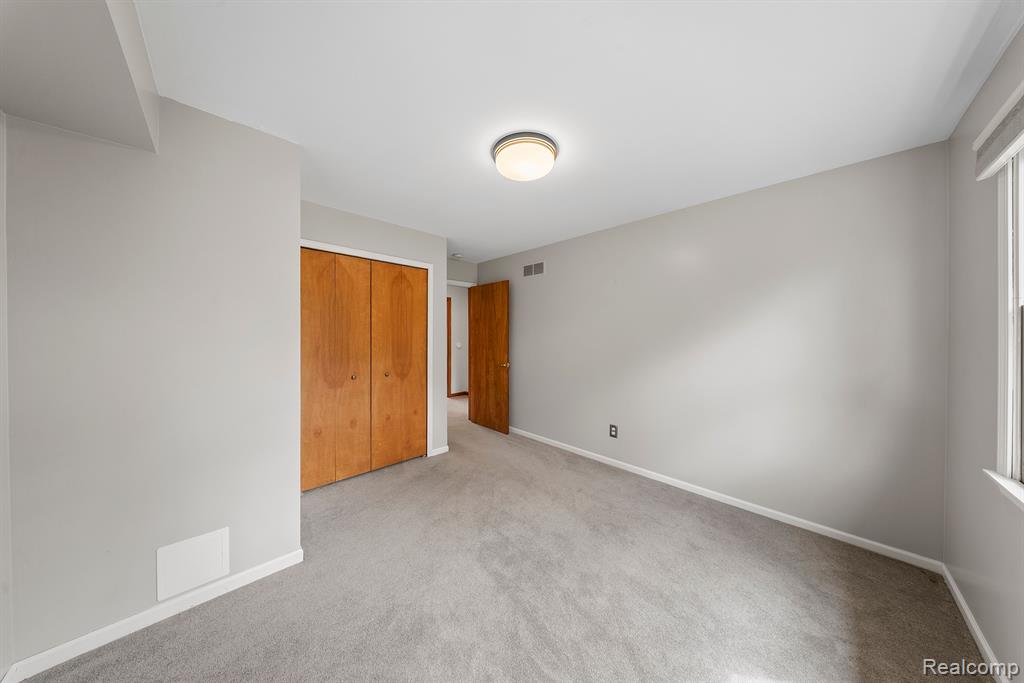 9415 Lakewood Drive, Grosse Ile, MI 48138 — Photo 29