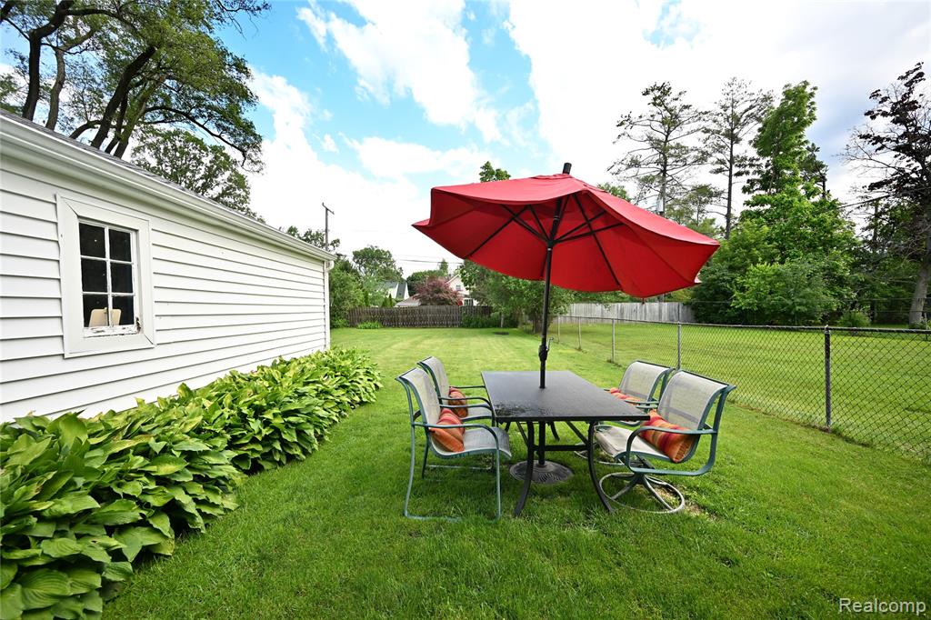 618 W Houstonia Avenue, Royal Oak, MI 48073 — Photo 32