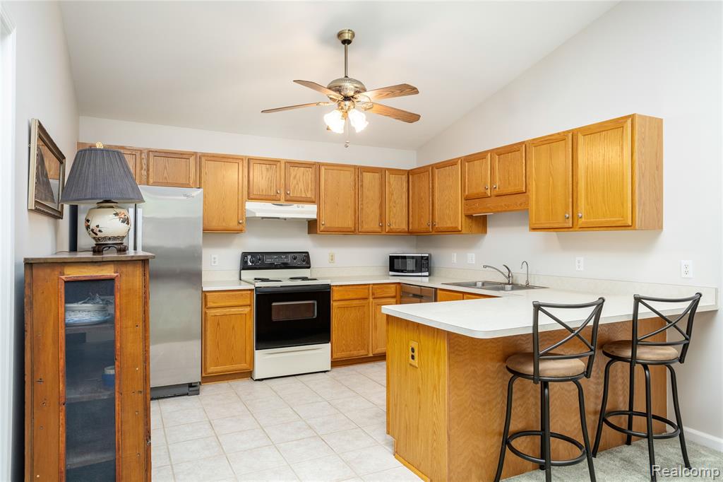 7566 Radcliffe, Brighton, MI 48114 — Photo 18