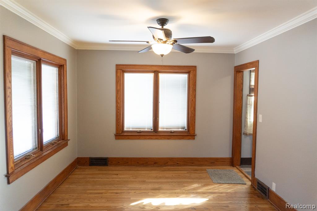 825 Frank Street, Flint, MI 48504 — Photo 15