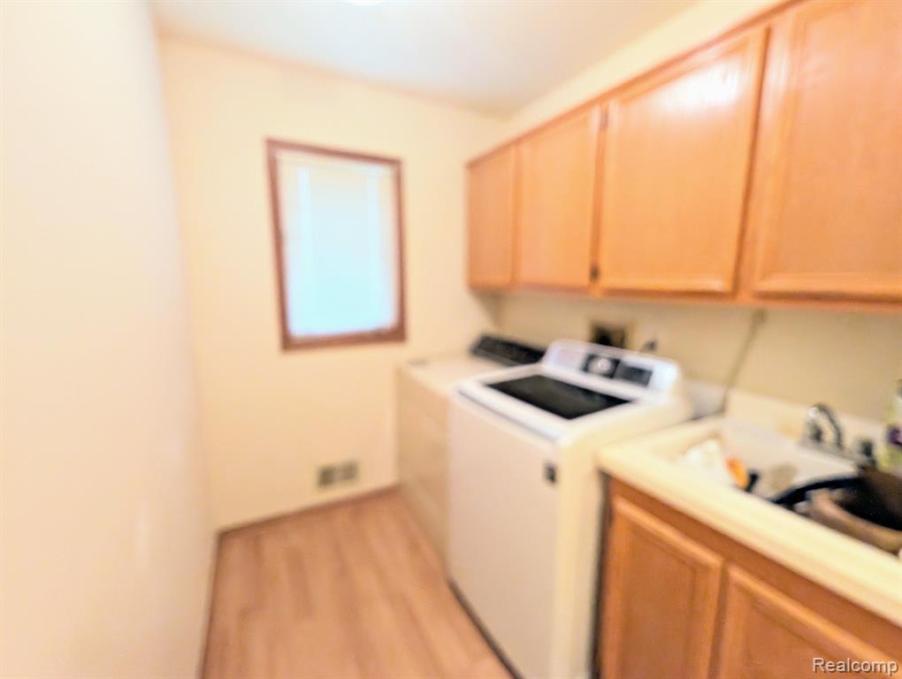 421 Buttercup Drive, Rochester Hills, MI 48307 — Photo 14