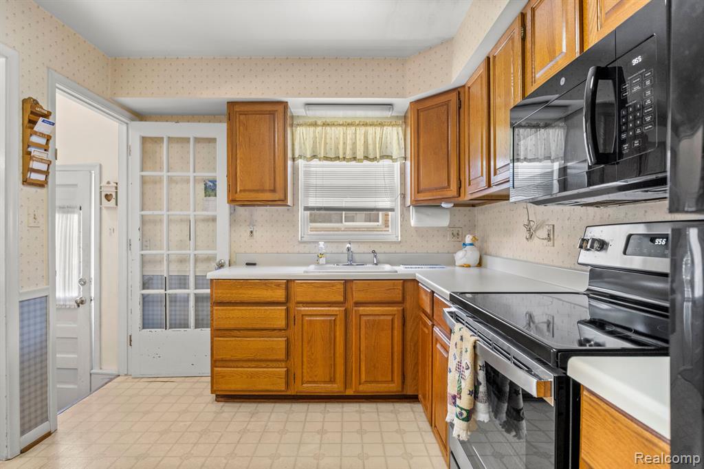 8708 HURON Street, Taylor, MI 48180 — Photo 14
