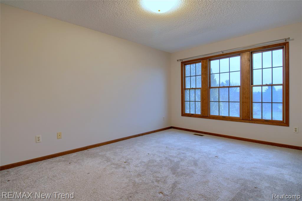 7252 STEEPLECHASE Drive, Saline, MI 48176 — Photo 27