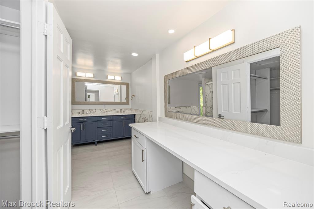 4490 Strathdale Lane, West Bloomfield, MI 48323 — Photo 37