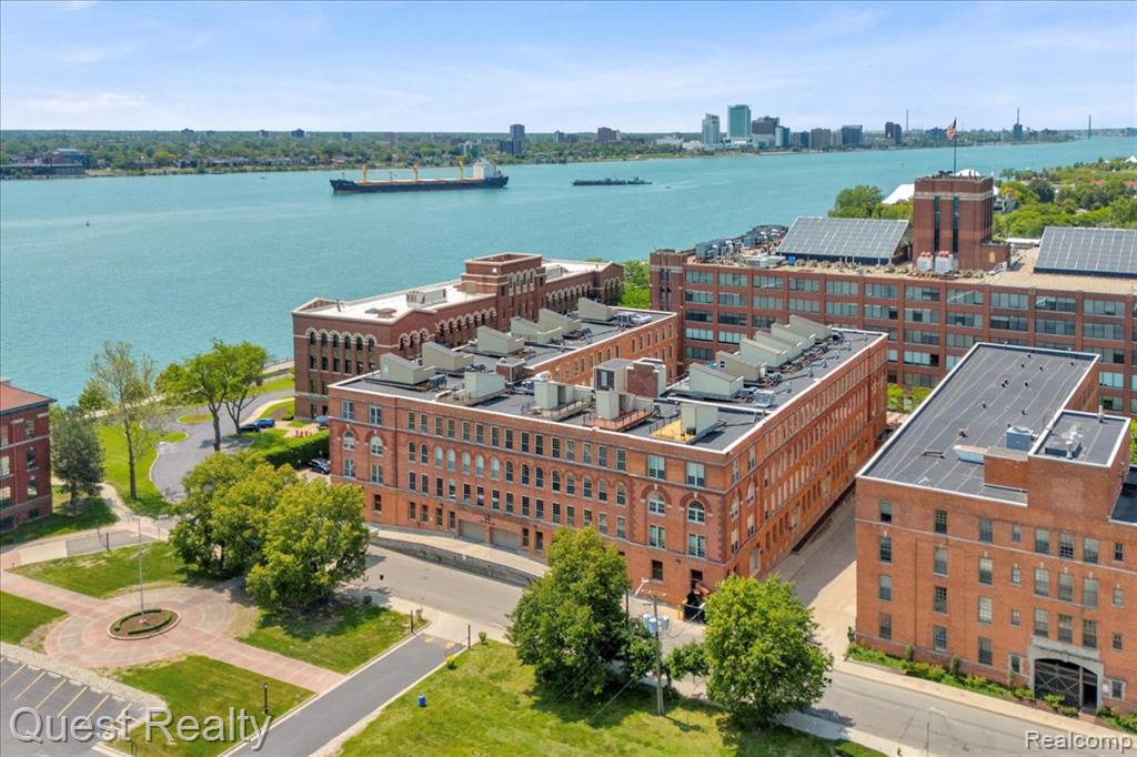 200 RIVER PLACE Drive, 11, Detroit, MI 48207 — Photo 2