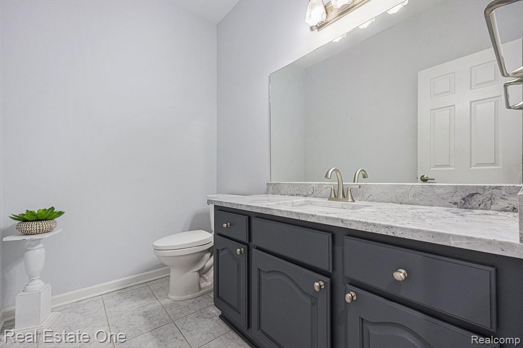 562 SPRINGVIEW Drive, Rochester, MI 48307 — Photo 17