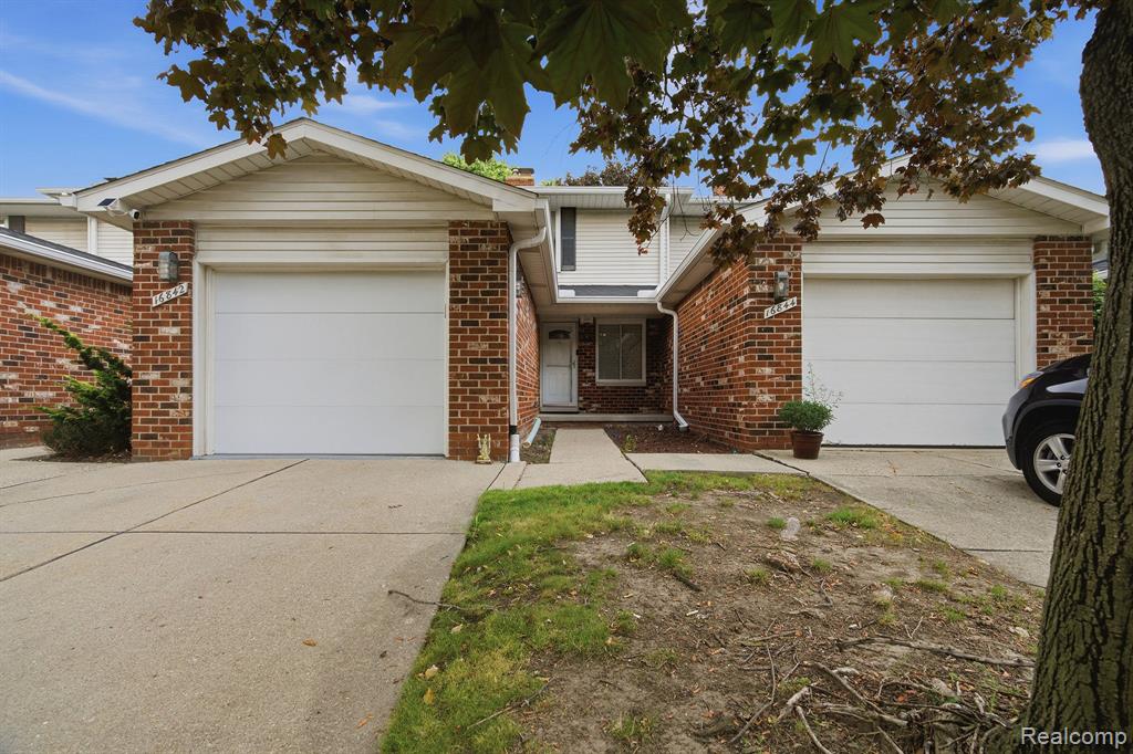 16842 Edloytom Way, Clinton Twp, MI 48038