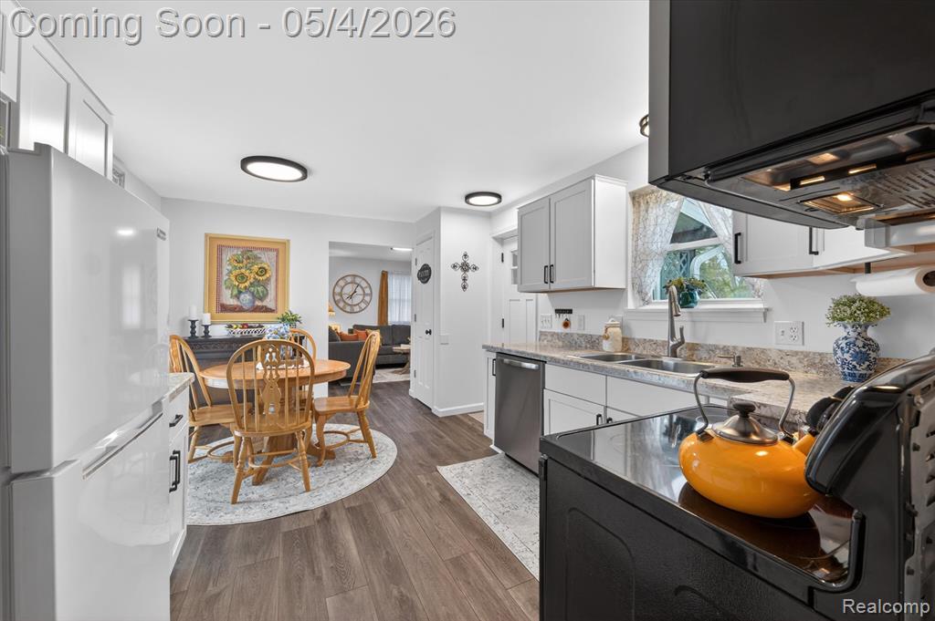 107 S Lester Street, Capac, MI 48014 — Photo 15