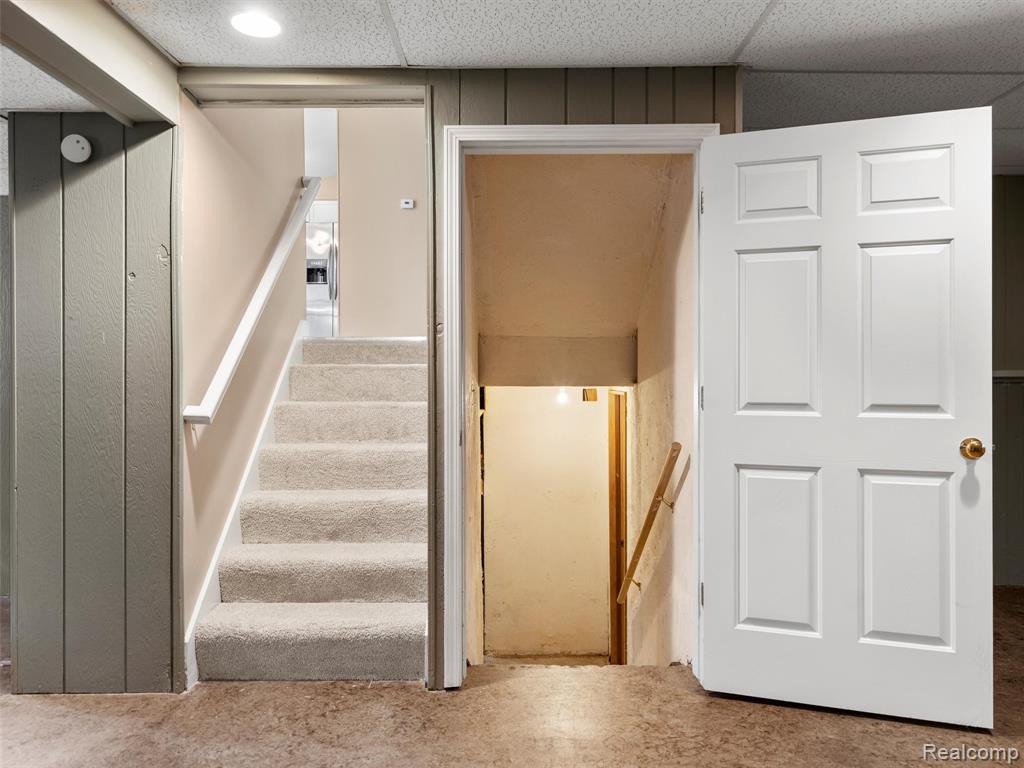 970 Golfview Drive, Lake Orion, MI 48362 — Photo 27